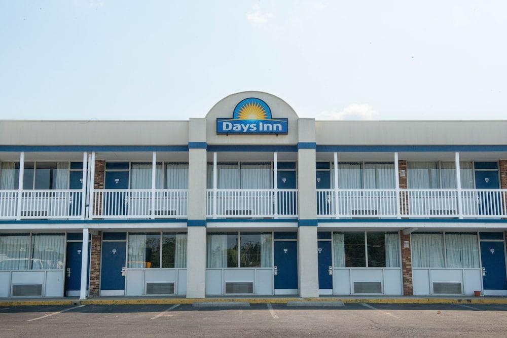 Days Inn By Wyndham Waynesboro Exterior photo
