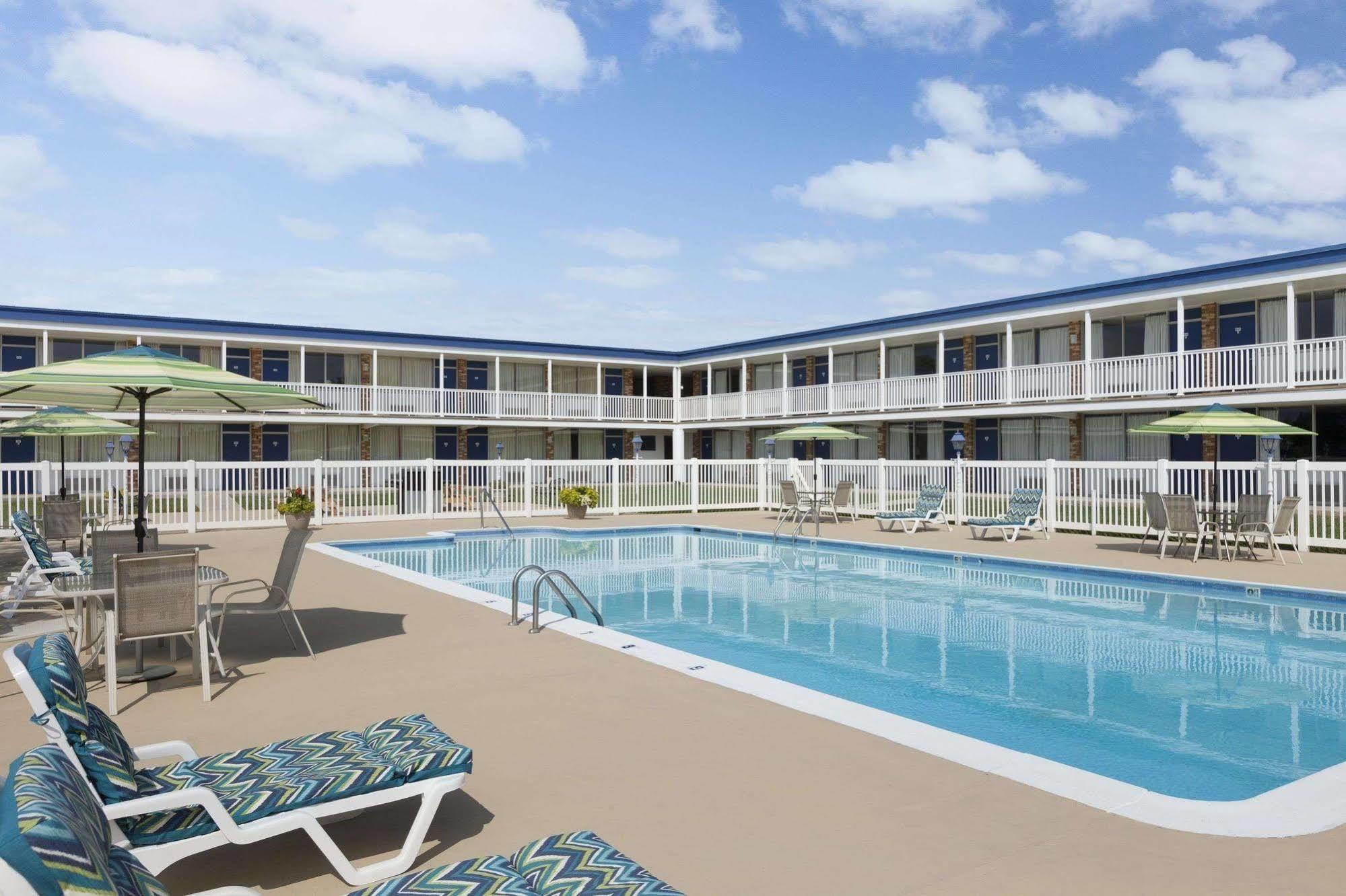 Days Inn By Wyndham Waynesboro Exterior photo